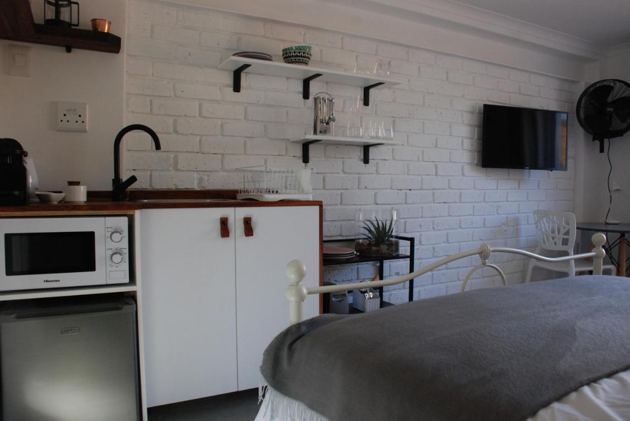 Secure, Private, Queen Room Close To Airport Port Elizabeth Luaran gambar