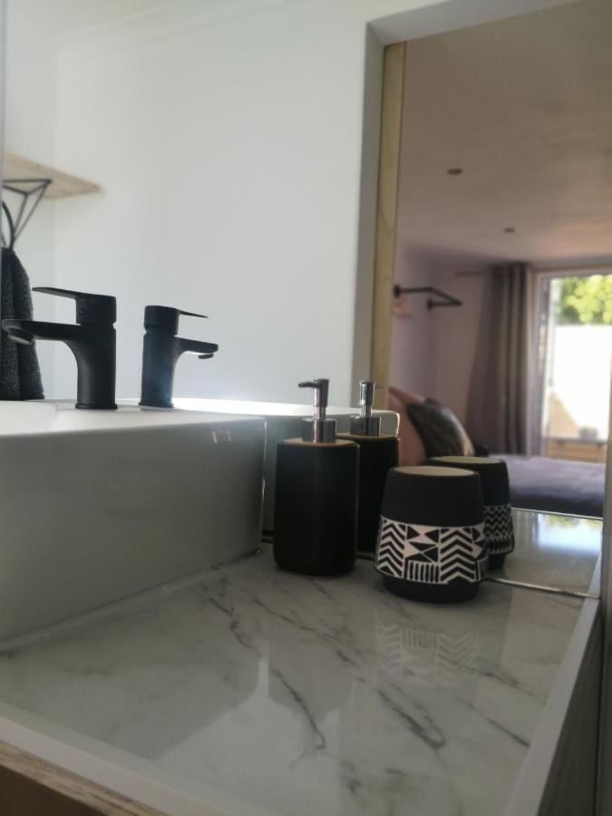 Secure, Private, Queen Room Close To Airport Port Elizabeth Luaran gambar