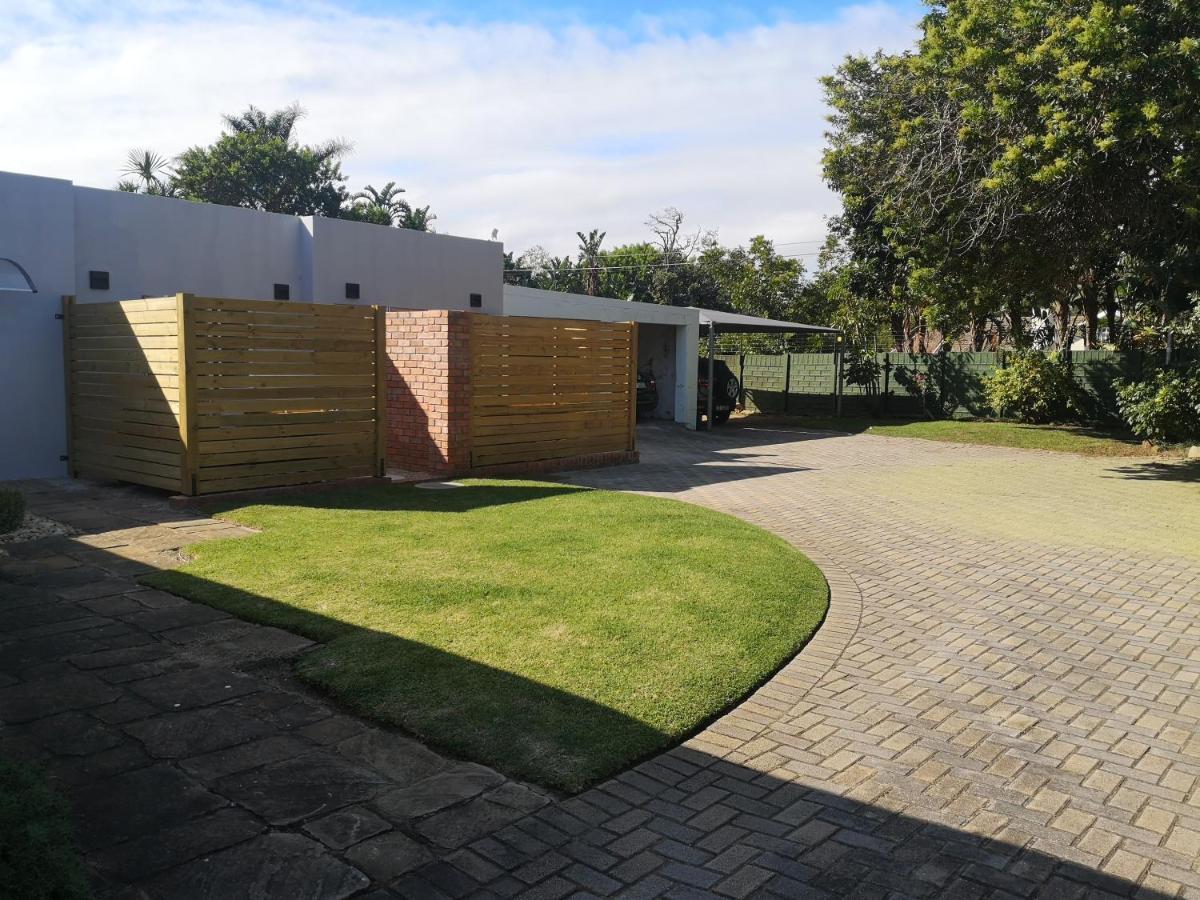 Secure, Private, Queen Room Close To Airport Port Elizabeth Luaran gambar